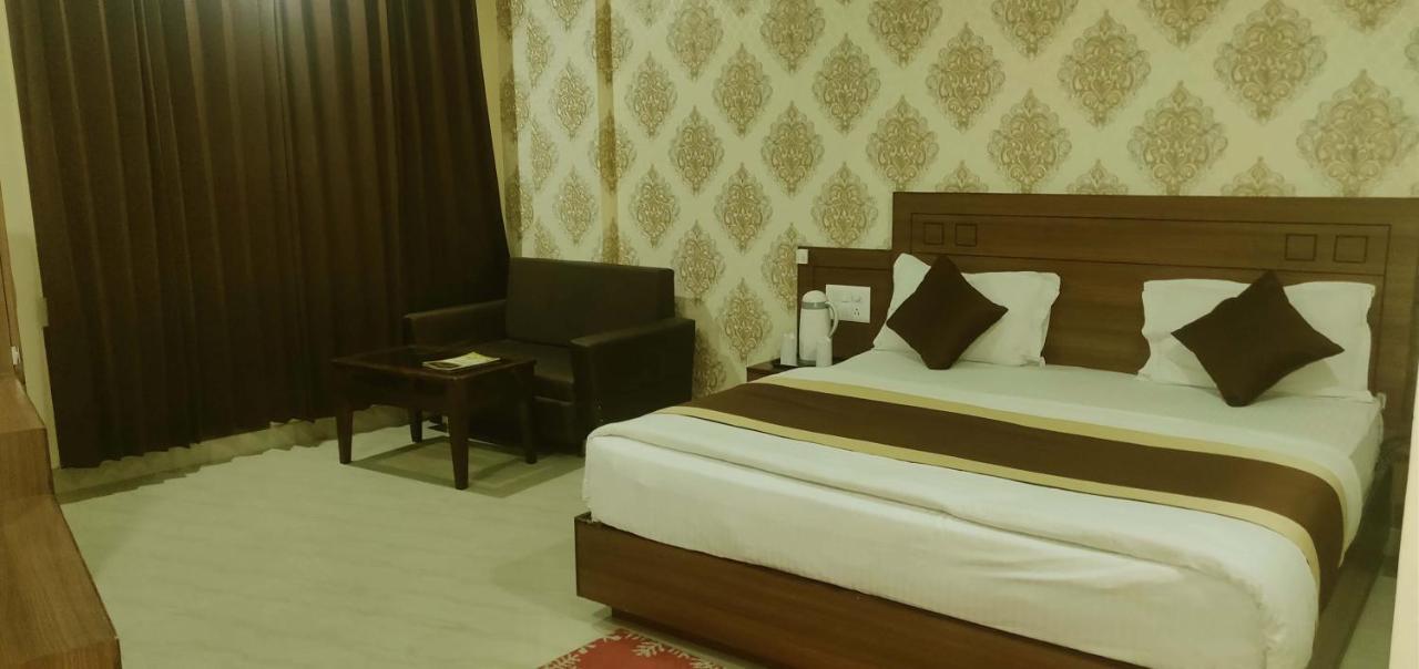 Hotel The Vaishno Devi Hills Катра Екстериор снимка