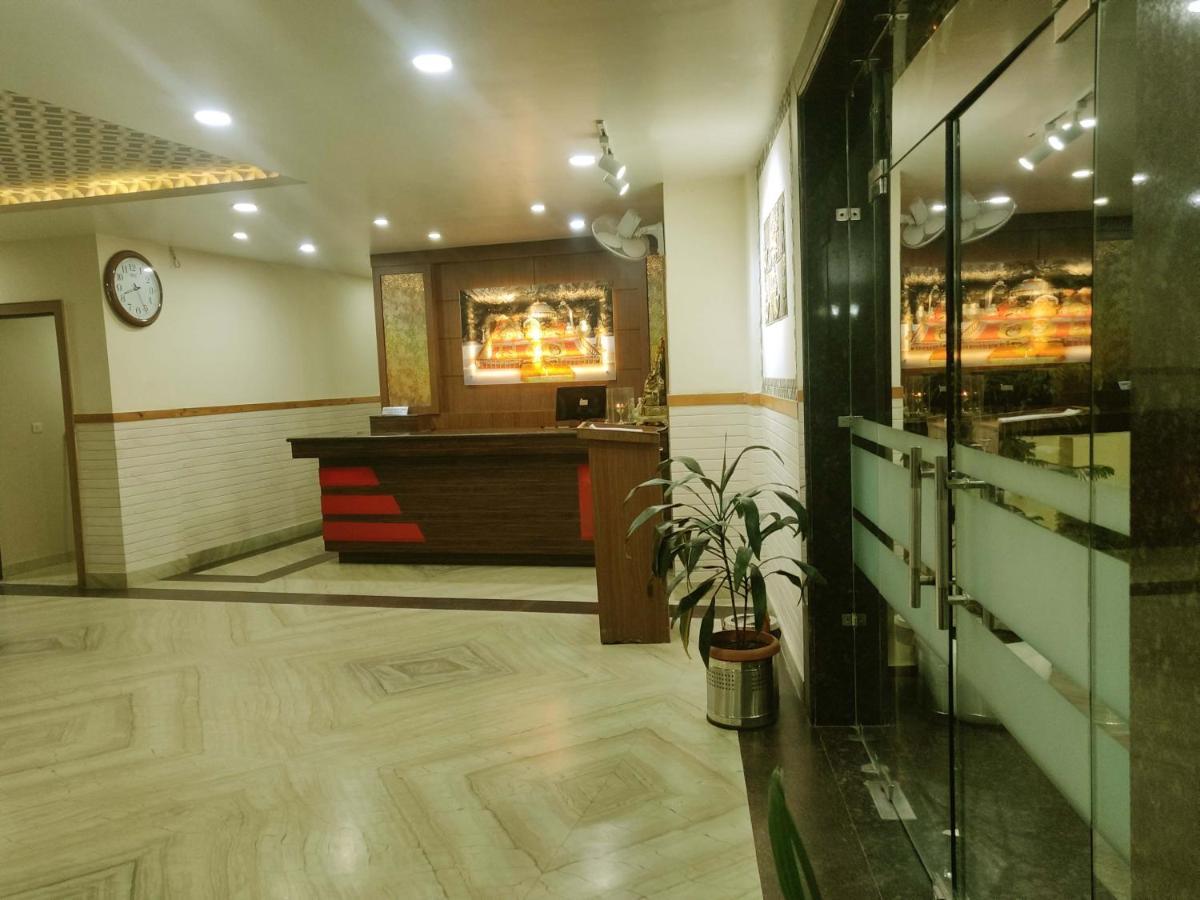 Hotel The Vaishno Devi Hills Катра Екстериор снимка