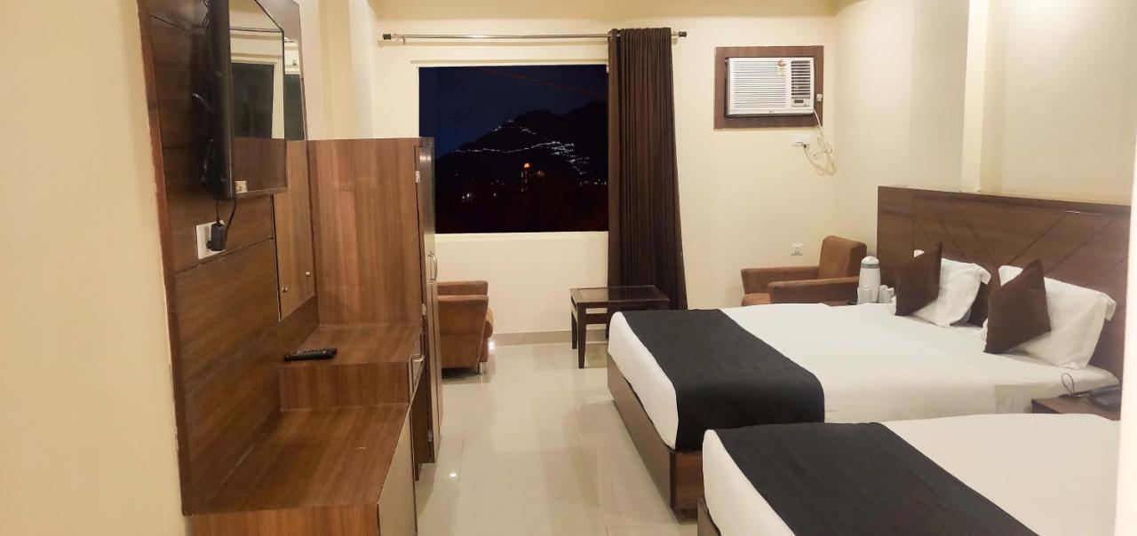 Hotel The Vaishno Devi Hills Катра Екстериор снимка
