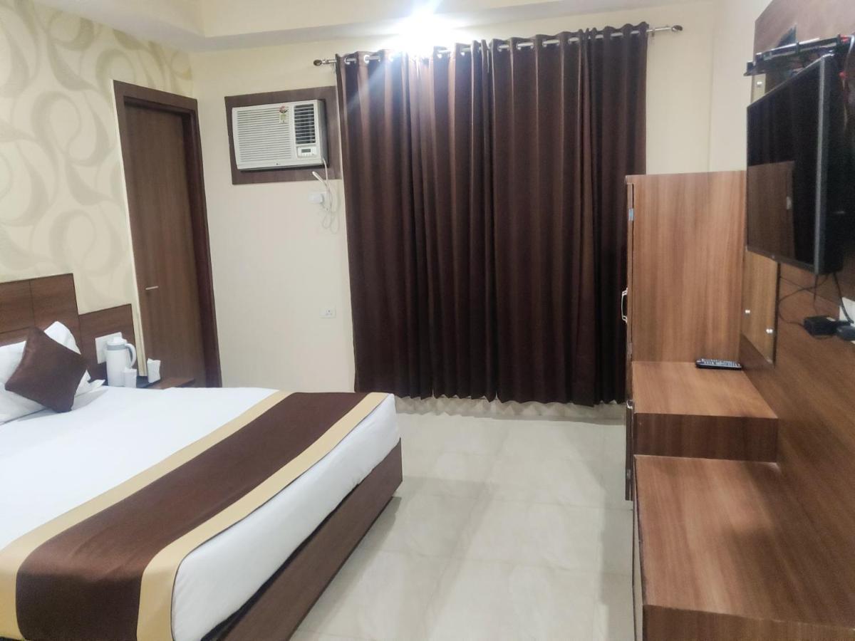 Hotel The Vaishno Devi Hills Катра Екстериор снимка