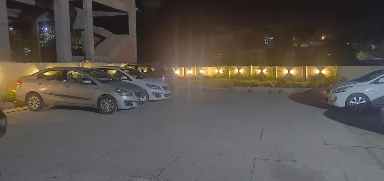 Hotel The Vaishno Devi Hills Катра Екстериор снимка