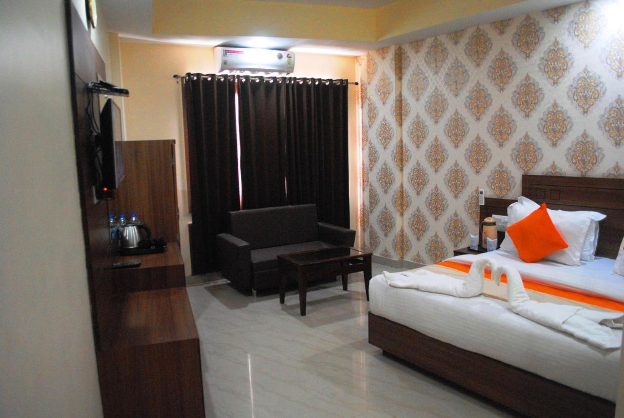 Hotel The Vaishno Devi Hills Катра Екстериор снимка
