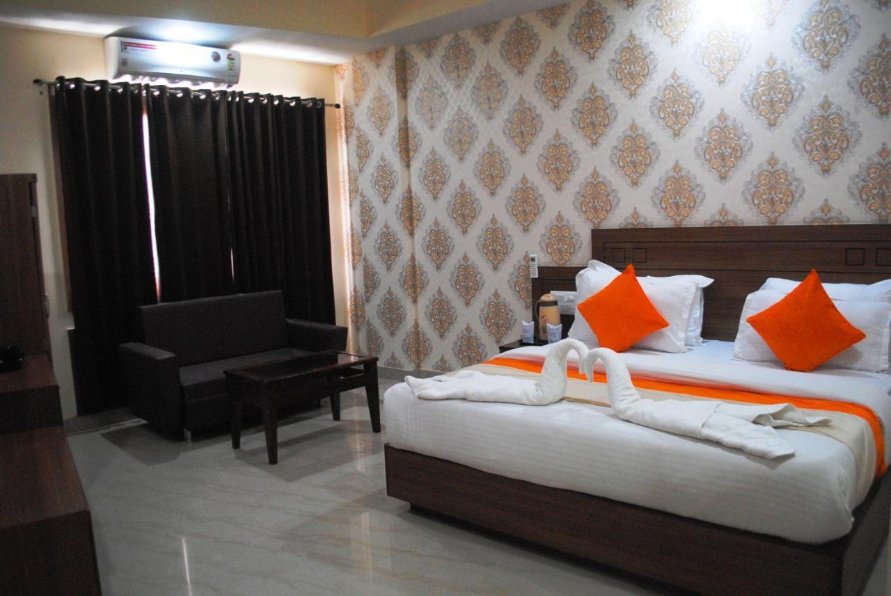 Hotel The Vaishno Devi Hills Катра Екстериор снимка